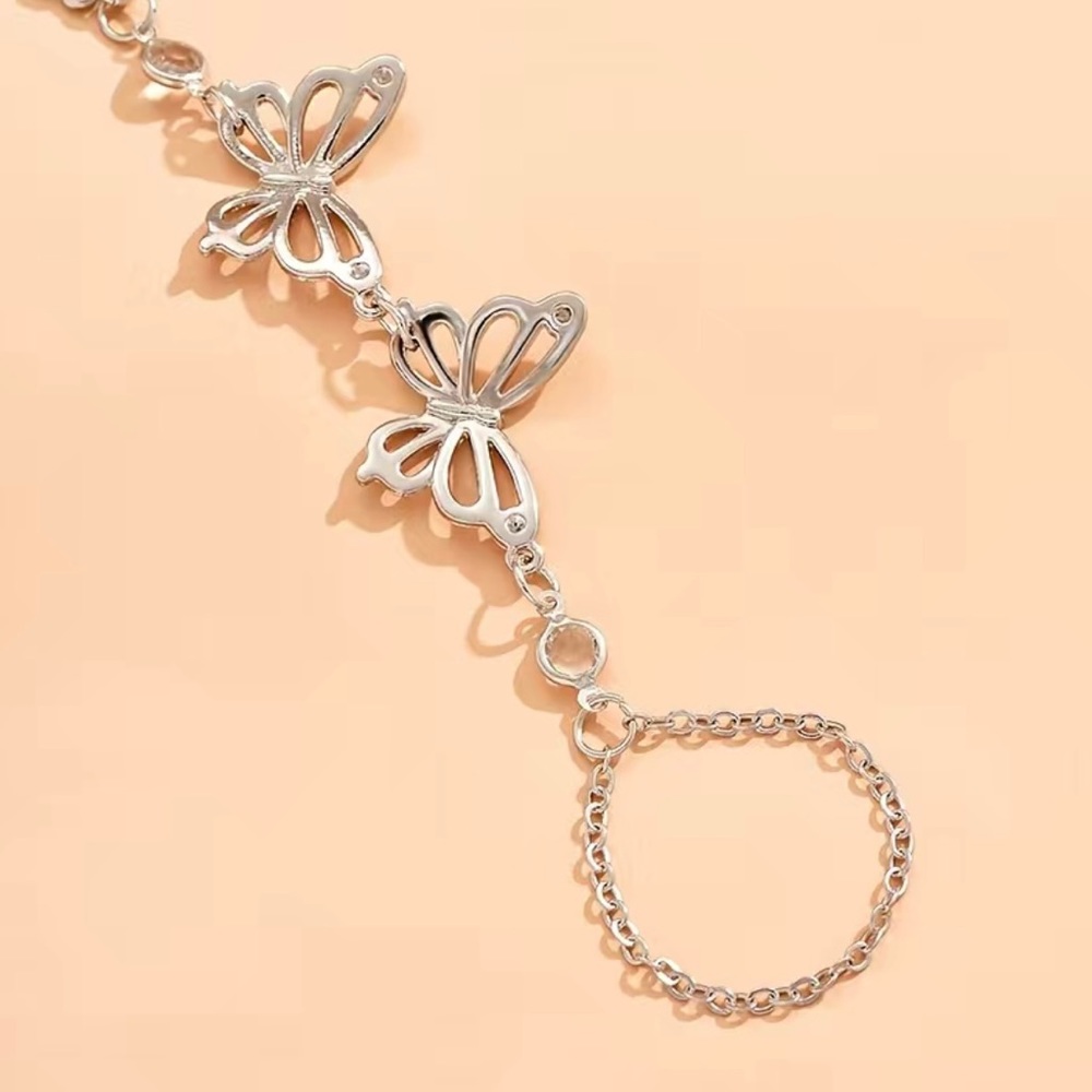 Hand Chain Bracelet - Picture 2 of 4